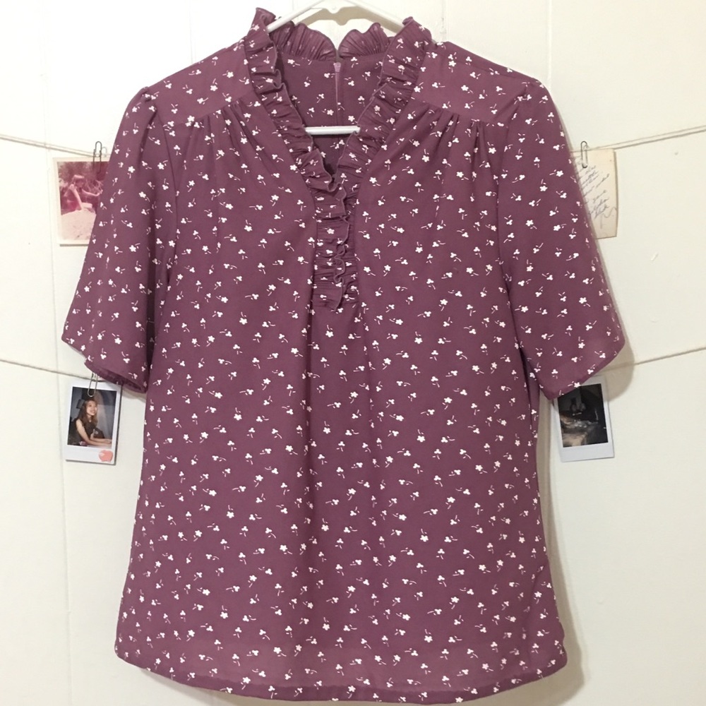 Vintage floral ruffled collar top